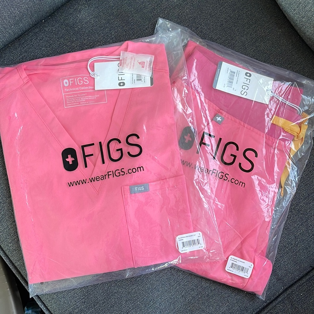NWT Neon Pink Figs Set